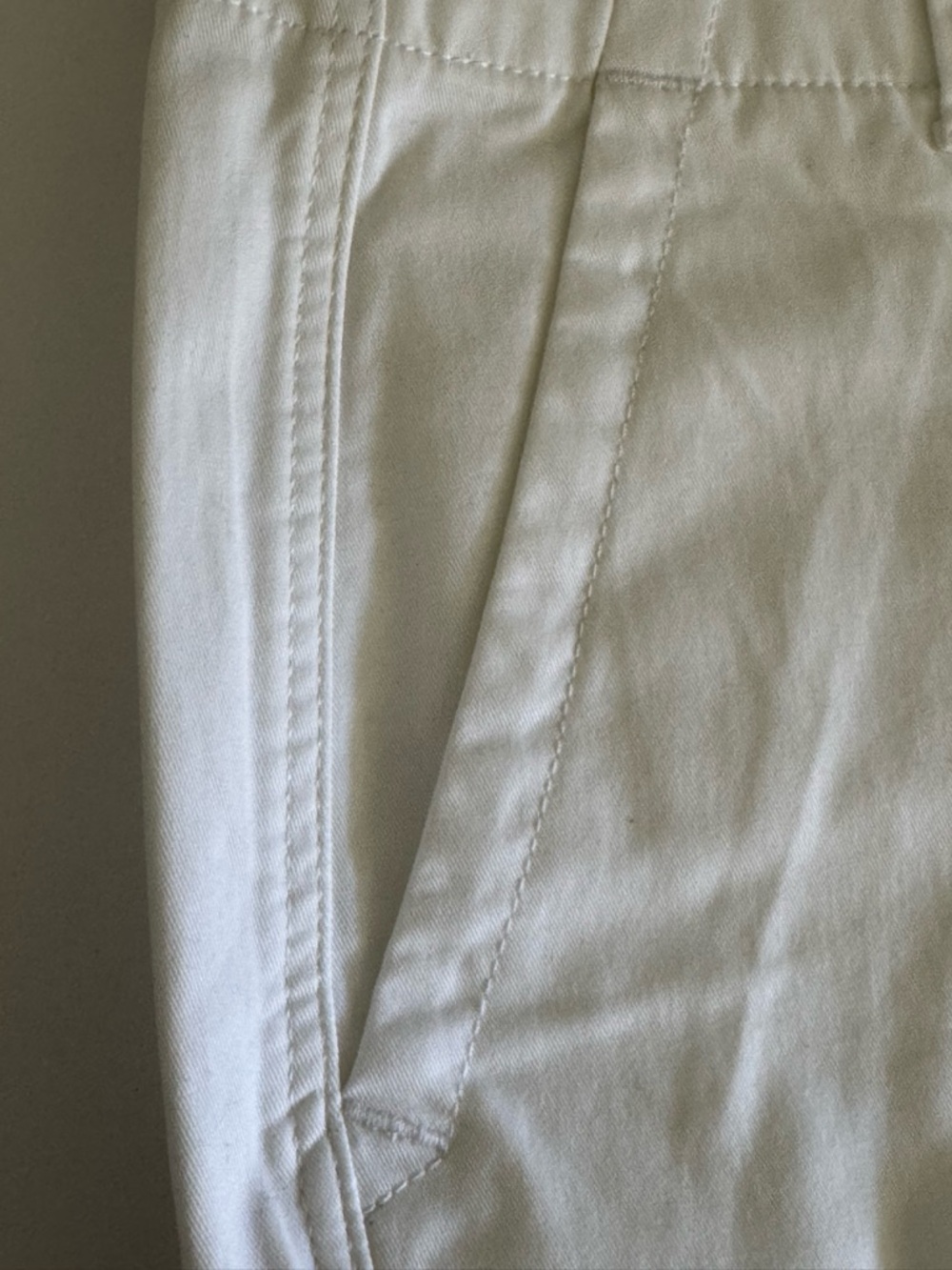 Vineyard Vines White Women's Chino Shorts - Picture 6 of 10
